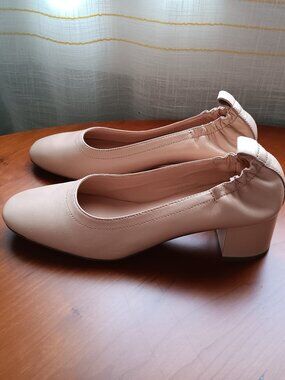 NWT Everlane The Day Heel Light Taupe Size 8
